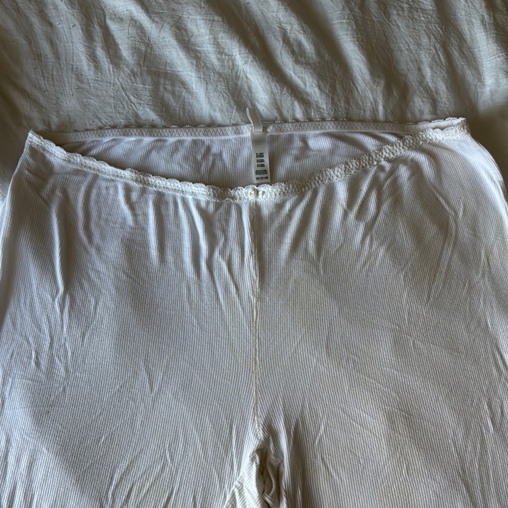 SKIMS White Lace Trim Pants